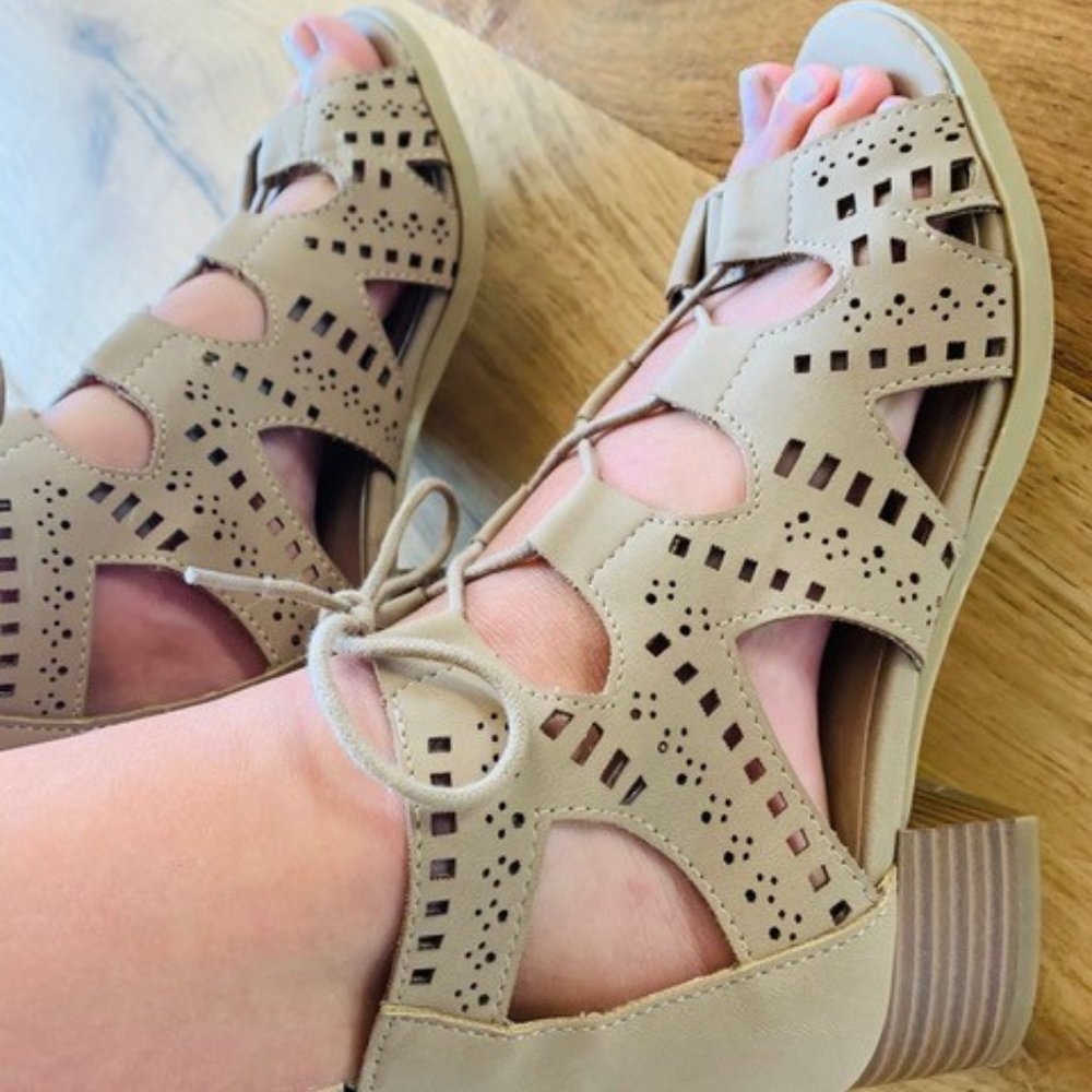 Girls high heeled sandals